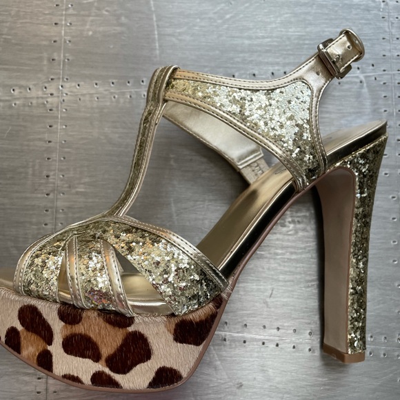 New Guess gold sequin INDRINA haircalf platform t strap sandals heels 6.5 - Picture 10 of 13